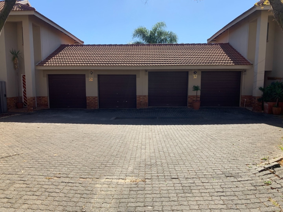 To Let 3 Bedroom Property for Rent in Amberfield Gauteng