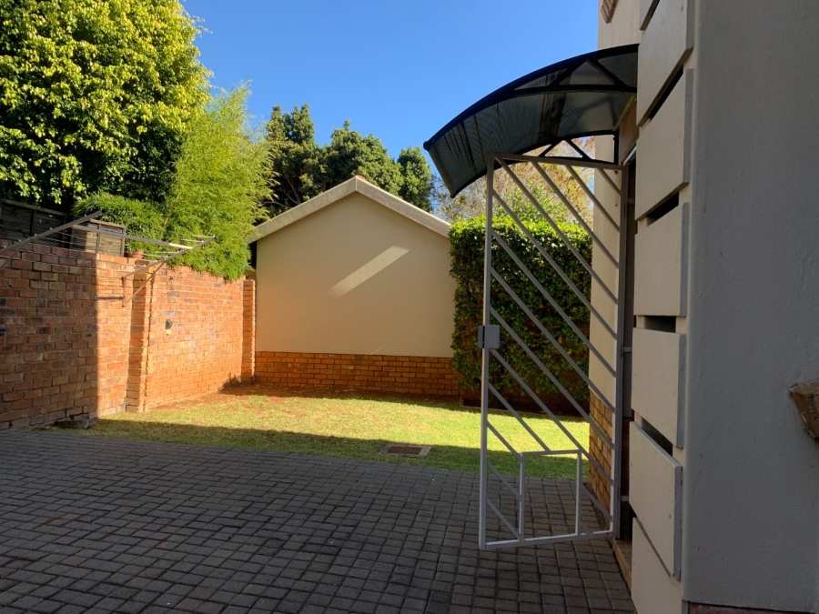 To Let 3 Bedroom Property for Rent in Amberfield Gauteng