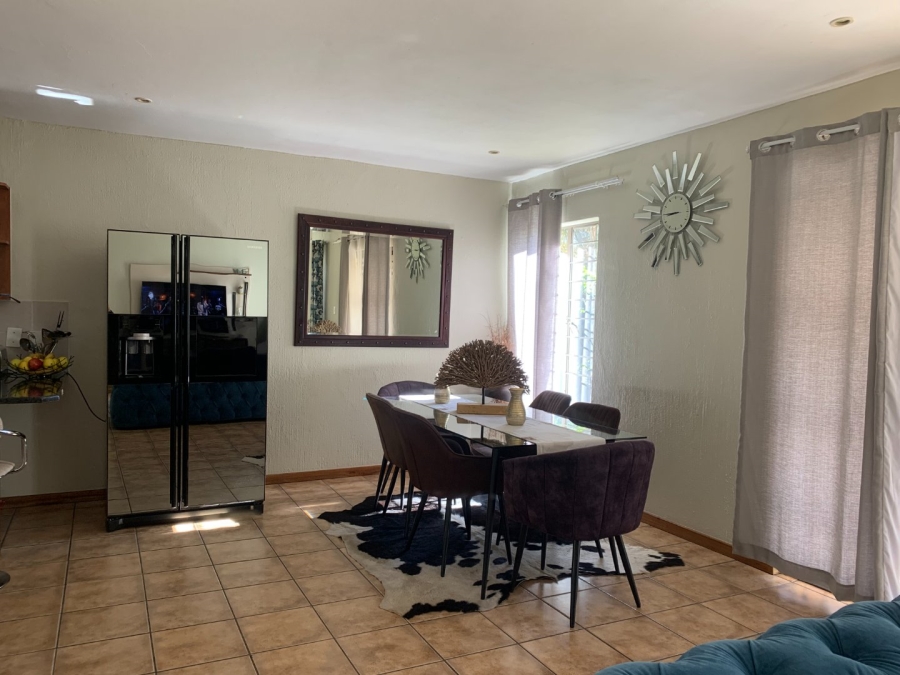 To Let 3 Bedroom Property for Rent in Amberfield Gauteng