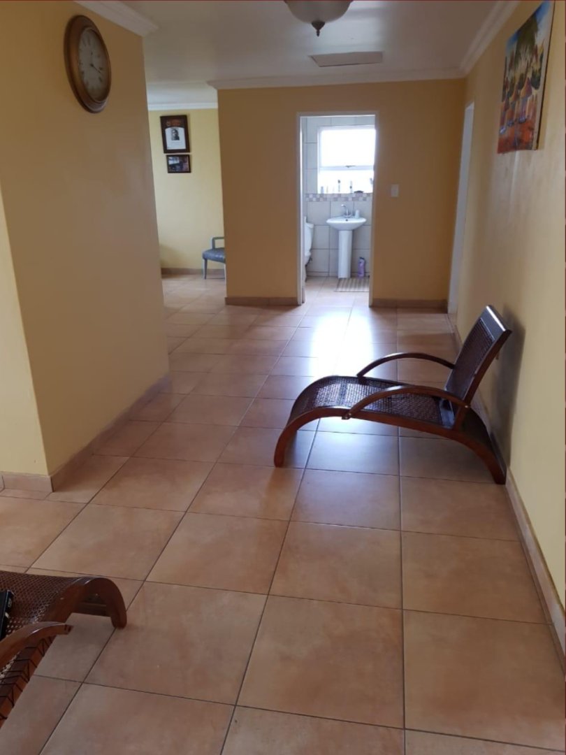 7 Bedroom Property for Sale in Clayville Gauteng