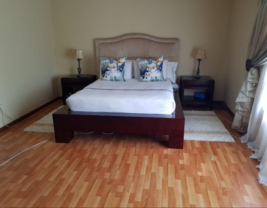 7 Bedroom Property for Sale in Clayville Gauteng