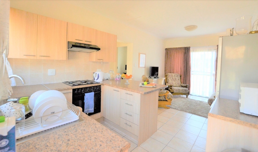 To Let 2 Bedroom Property for Rent in Sugar Bush Estate Gauteng