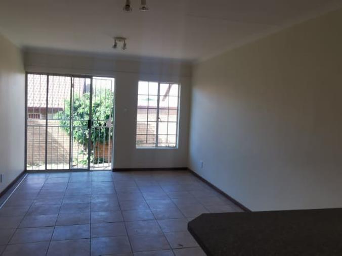 2 Bedroom Property for Sale in The Reeds Gauteng