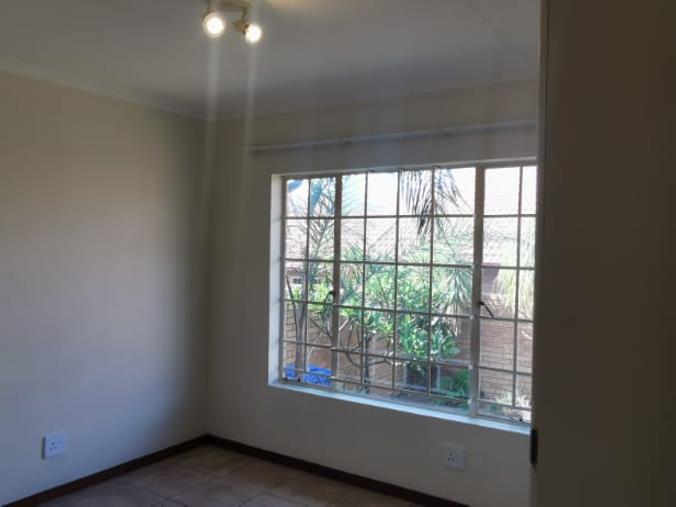 2 Bedroom Property for Sale in The Reeds Gauteng