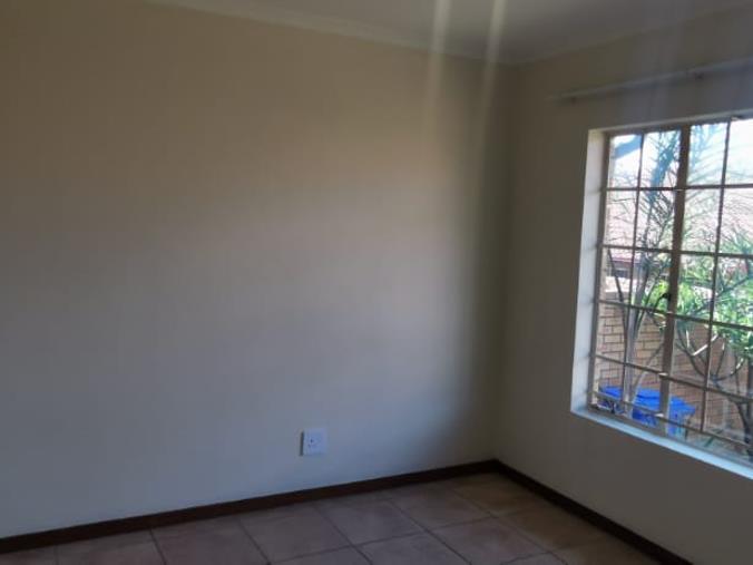 2 Bedroom Property for Sale in The Reeds Gauteng