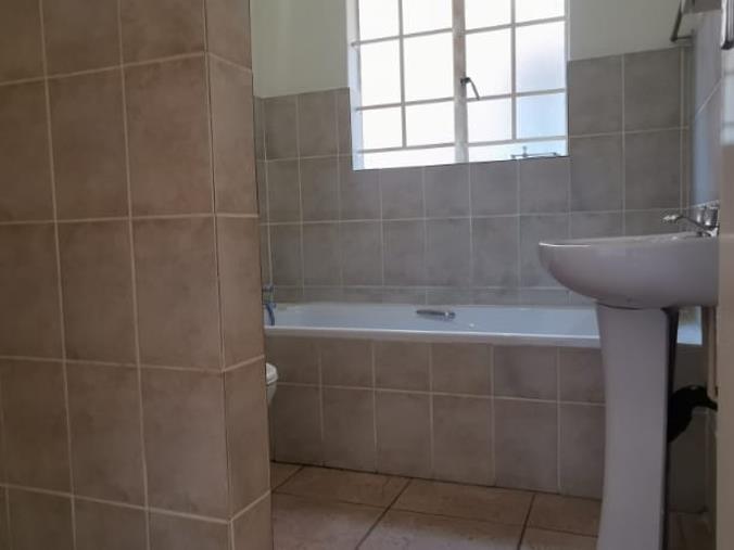 2 Bedroom Property for Sale in The Reeds Gauteng