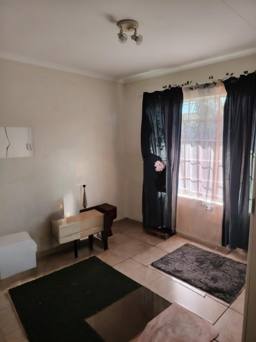 2 Bedroom Property for Sale in The Reeds Gauteng