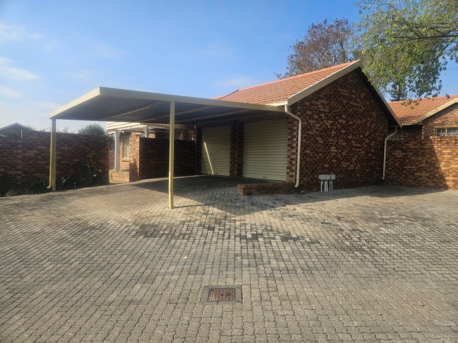 3 Bedroom Property for Sale in Equestria Gauteng