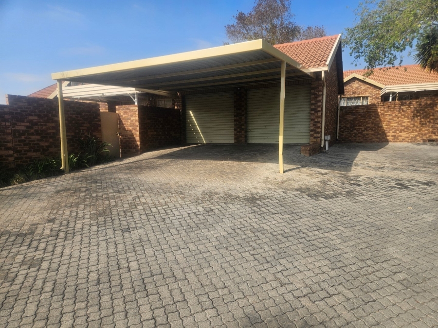 3 Bedroom Property for Sale in Equestria Gauteng