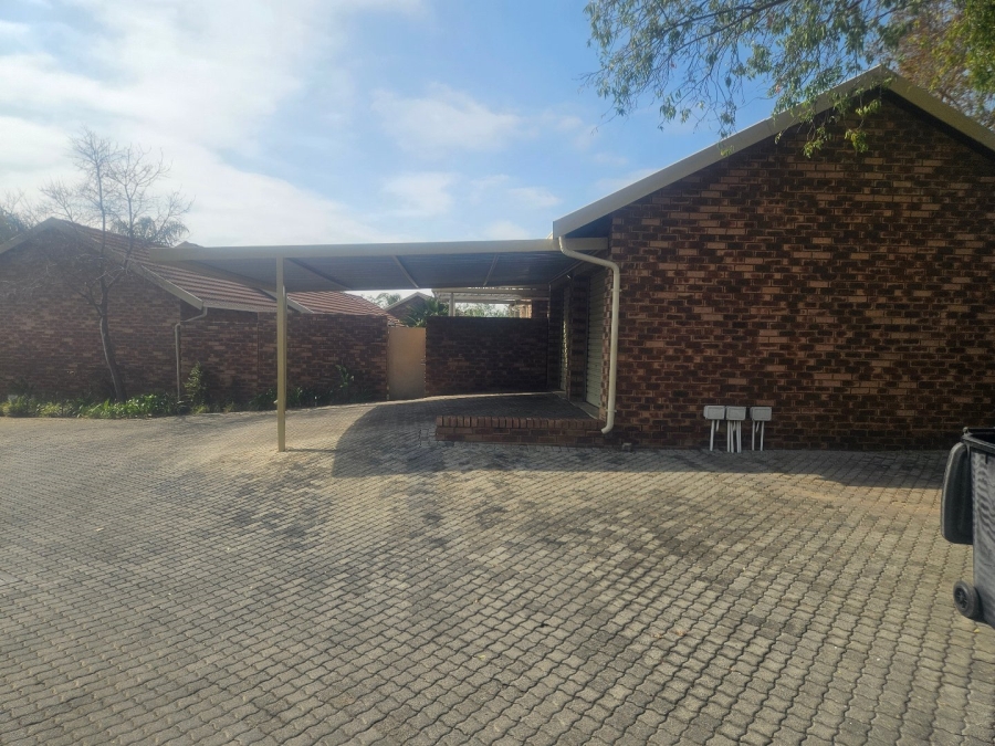3 Bedroom Property for Sale in Equestria Gauteng