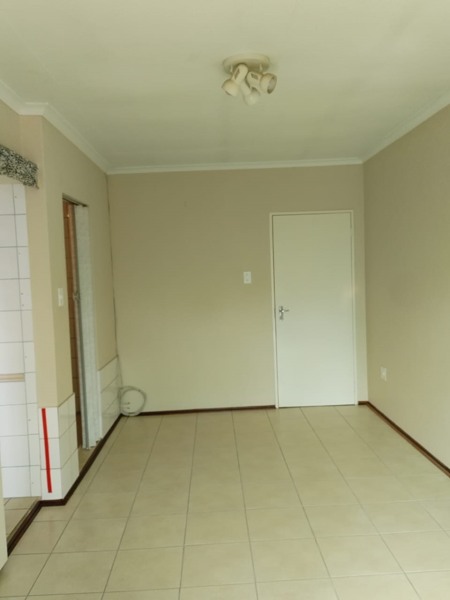To Let 1 Bedroom Property for Rent in Oakdene Gauteng