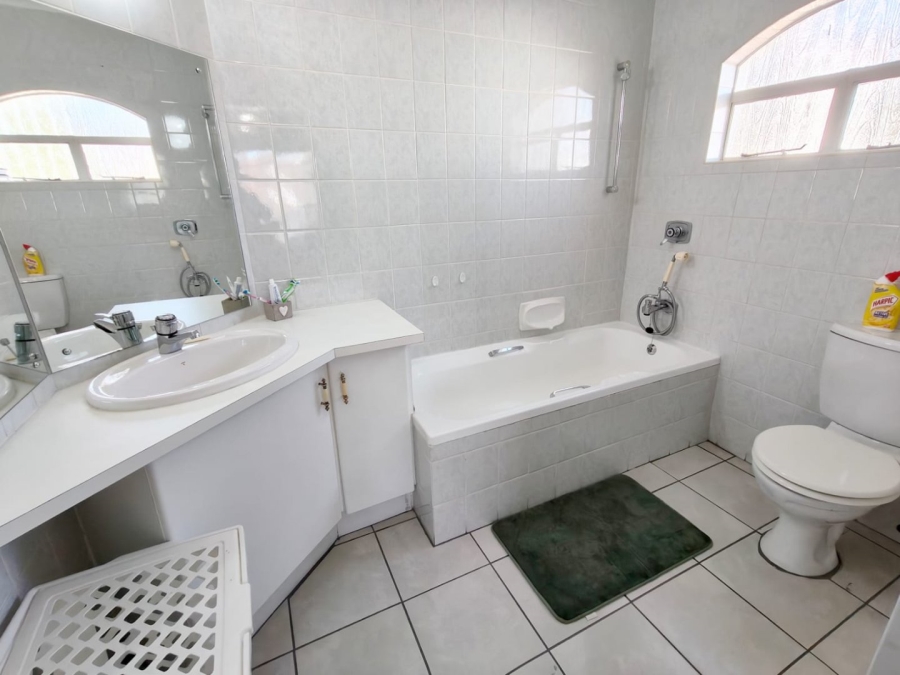 3 Bedroom Property for Sale in Misty Bay Gauteng