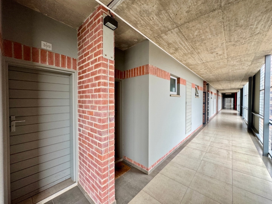 1 Bedroom Property for Sale in Clydesdale Gauteng