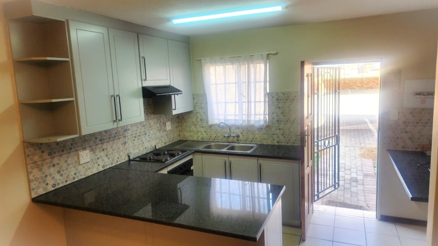 To Let 3 Bedroom Property for Rent in Noordwyk Gauteng