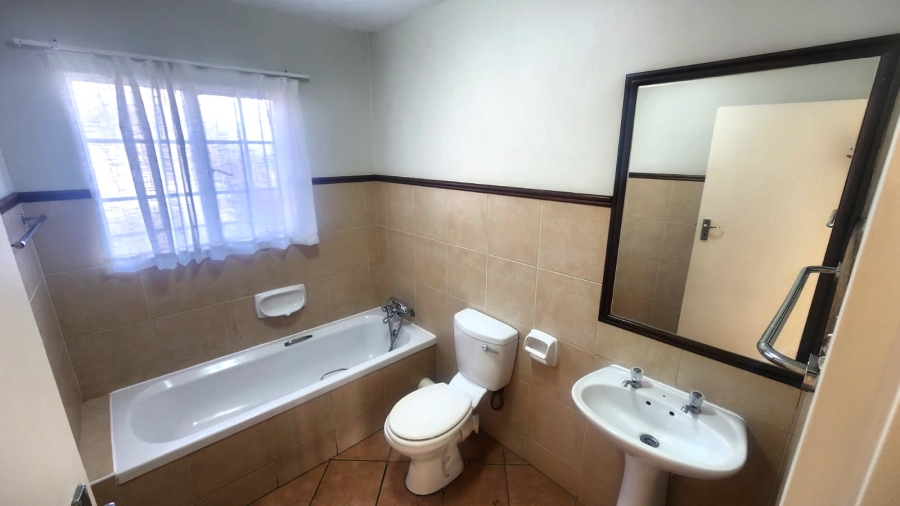 To Let 3 Bedroom Property for Rent in Noordwyk Gauteng