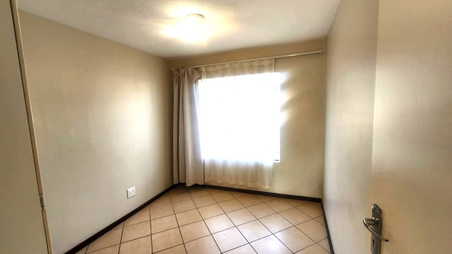 To Let 3 Bedroom Property for Rent in Noordwyk Gauteng