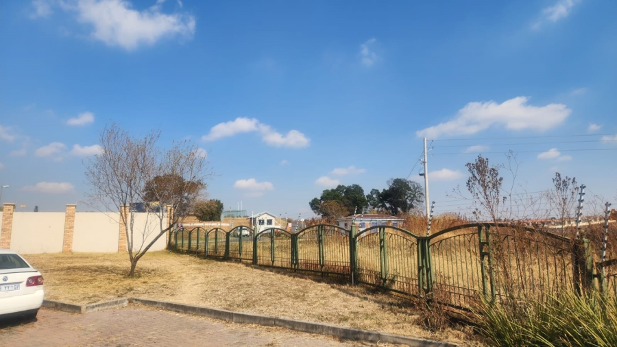 To Let 3 Bedroom Property for Rent in Noordwyk Gauteng