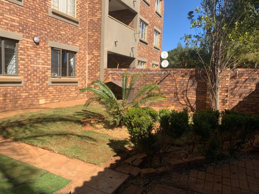 To Let 1 Bedroom Property for Rent in Eco Park Gauteng