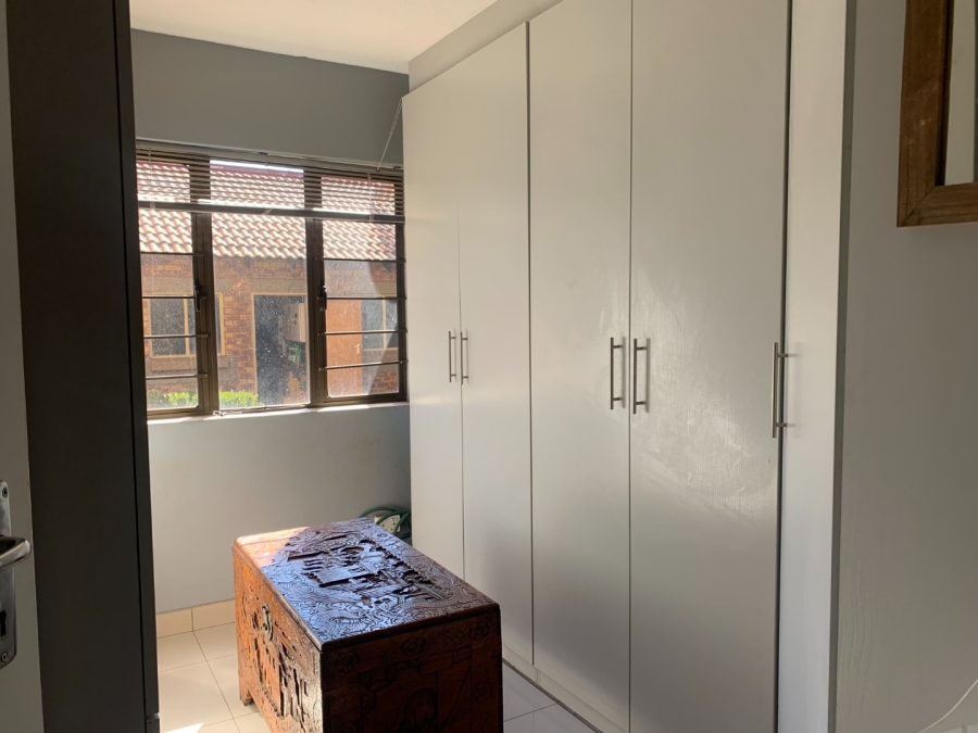 To Let 1 Bedroom Property for Rent in Eco Park Gauteng