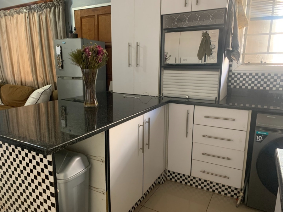 To Let 1 Bedroom Property for Rent in Eco Park Gauteng