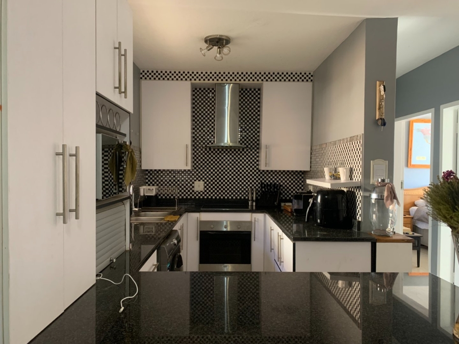 To Let 1 Bedroom Property for Rent in Eco Park Gauteng