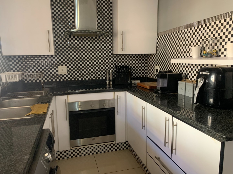 To Let 1 Bedroom Property for Rent in Eco Park Gauteng