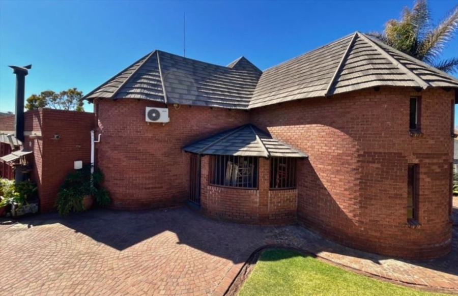 6 Bedroom Property for Sale in Sunair Park Gauteng