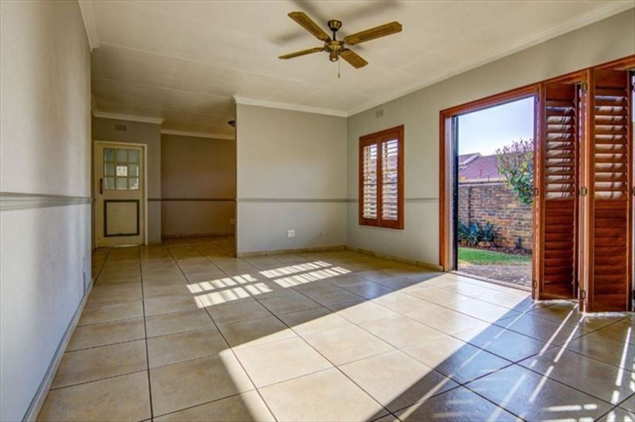3 Bedroom Property for Sale in Birchleigh North Gauteng