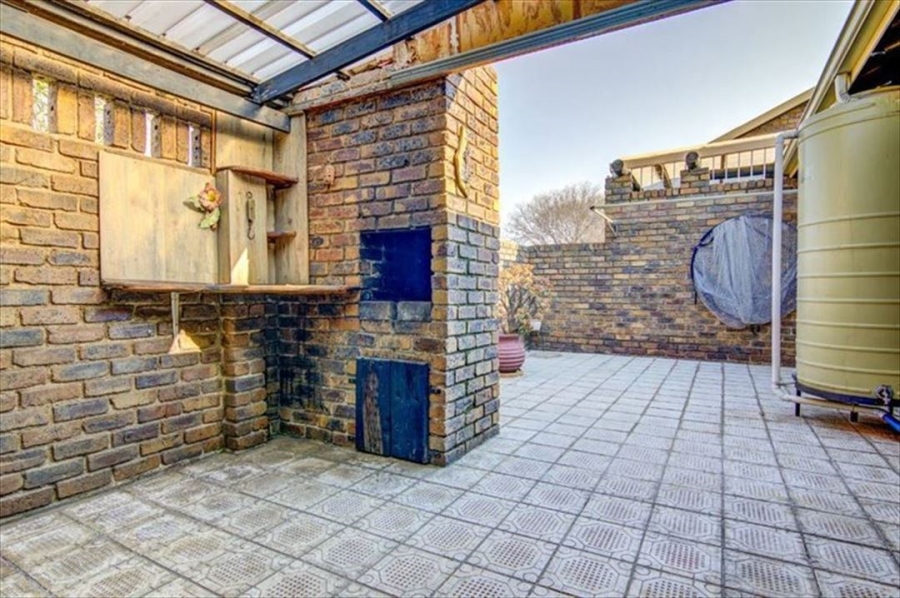 3 Bedroom Property for Sale in Birchleigh North Gauteng