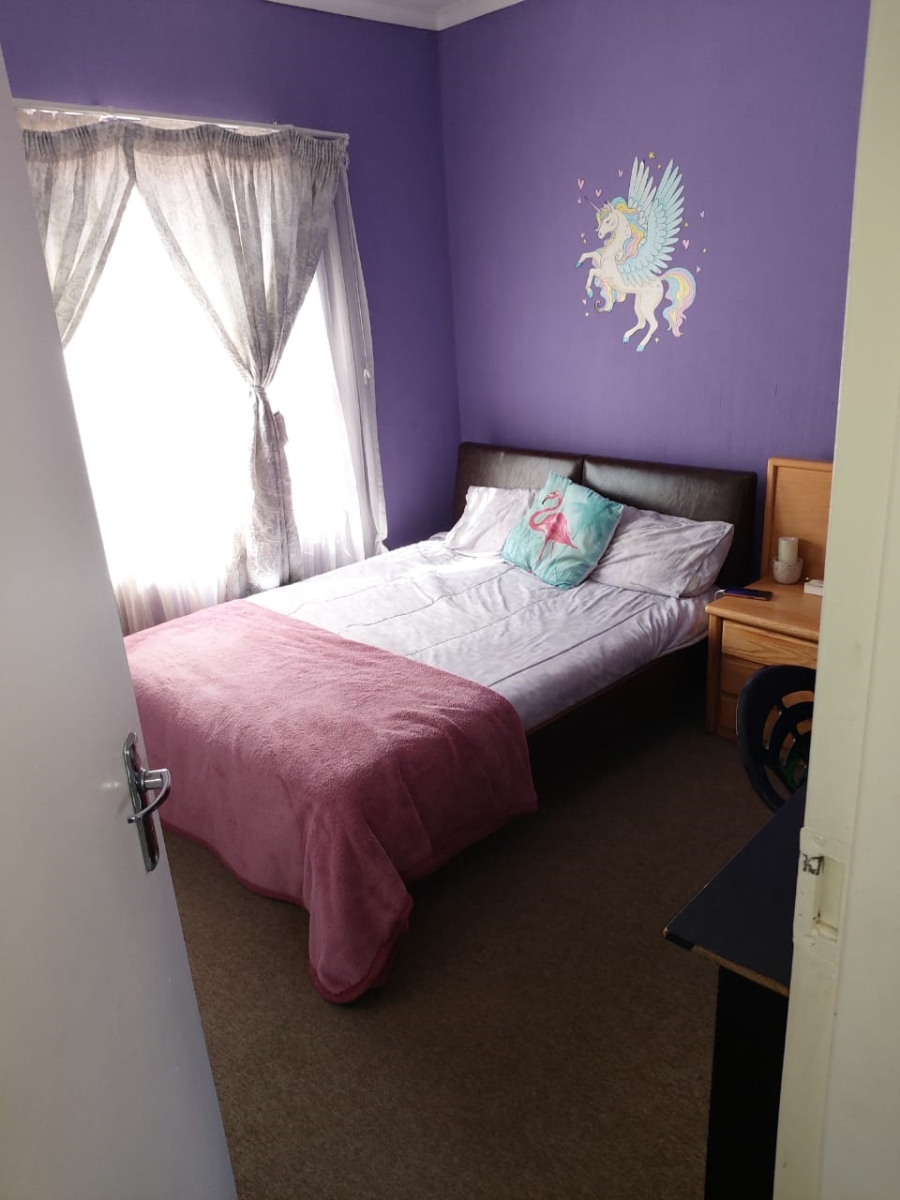 To Let 3 Bedroom Property for Rent in Heuwelsig Estate Gauteng