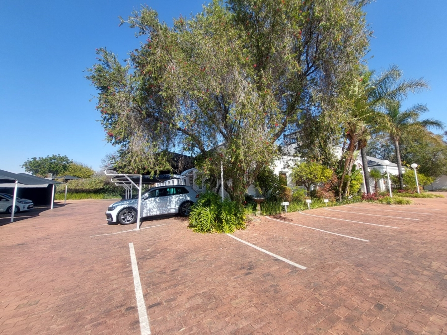 To Let commercial Property for Rent in Woodmead Gauteng