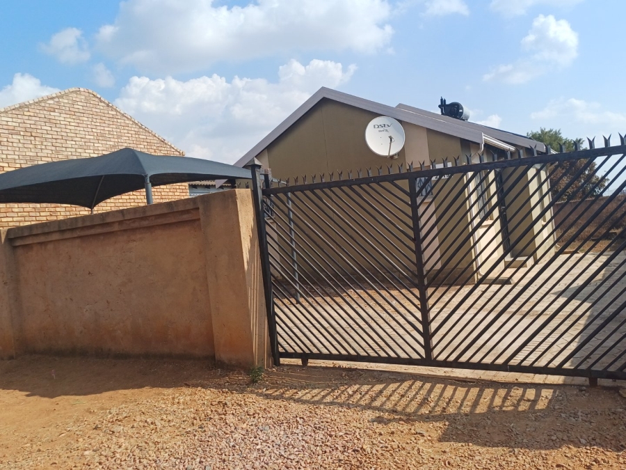 2 Bedroom Property for Sale in Rosslyn Gauteng