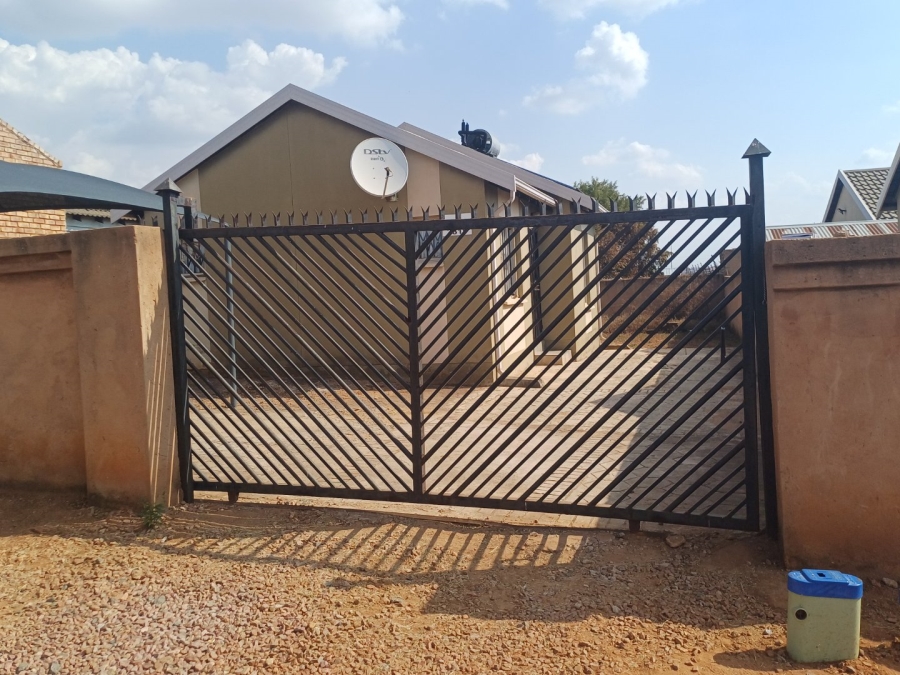 2 Bedroom Property for Sale in Rosslyn Gauteng