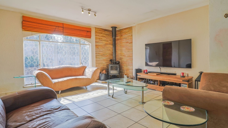 4 Bedroom Property for Sale in Oakdene Gauteng