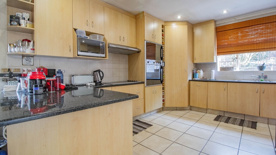 4 Bedroom Property for Sale in Oakdene Gauteng