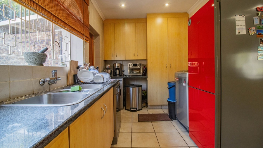 4 Bedroom Property for Sale in Oakdene Gauteng