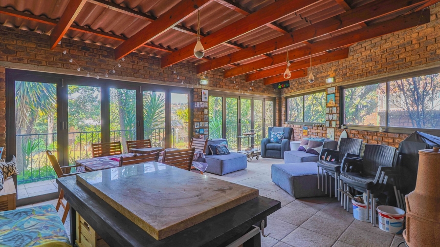 4 Bedroom Property for Sale in Oakdene Gauteng