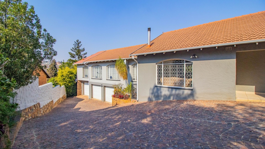 4 Bedroom Property for Sale in Oakdene Gauteng