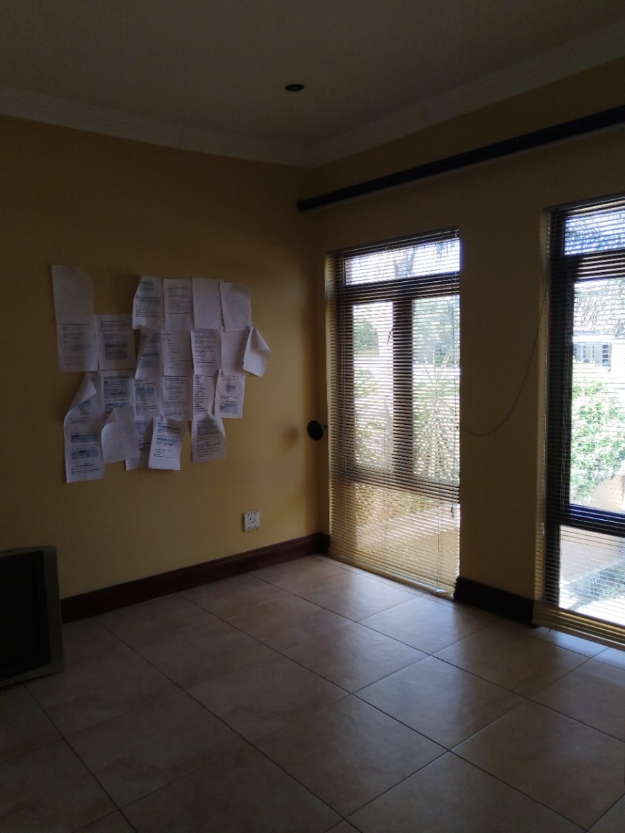  Bedroom Property for Sale in Savannah Hills Estate Gauteng