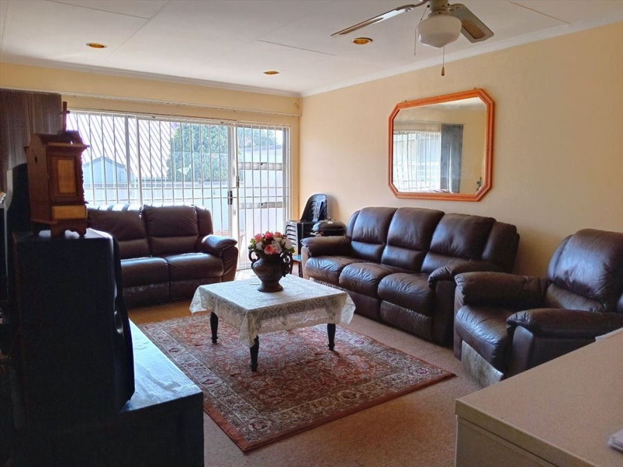 1 Bedroom Property for Sale in Terenure Gauteng