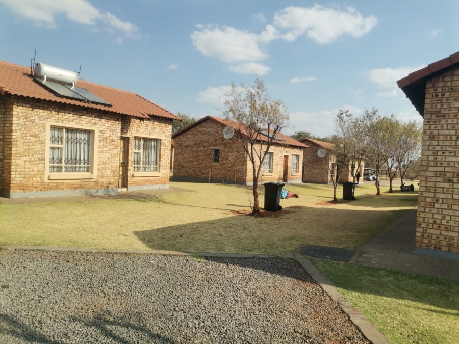 2 Bedroom Property for Sale in Dawn Park Gauteng