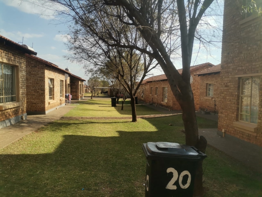 2 Bedroom Property for Sale in Dawn Park Gauteng