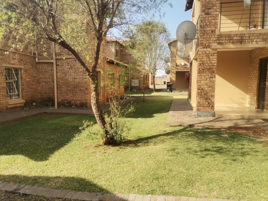 2 Bedroom Property for Sale in Dawn Park Gauteng