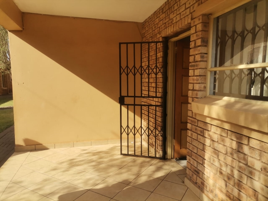 2 Bedroom Property for Sale in Dawn Park Gauteng