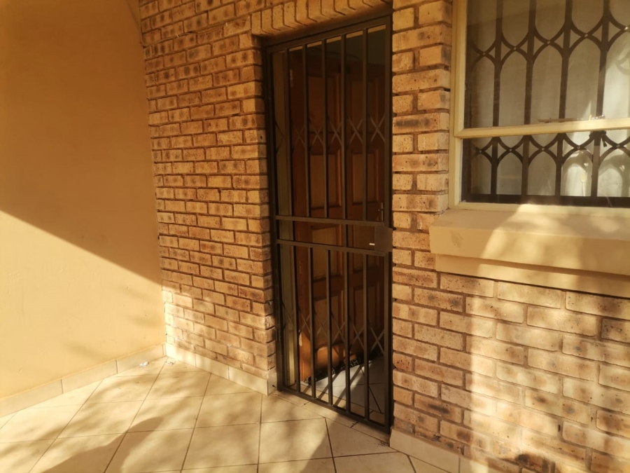 2 Bedroom Property for Sale in Dawn Park Gauteng