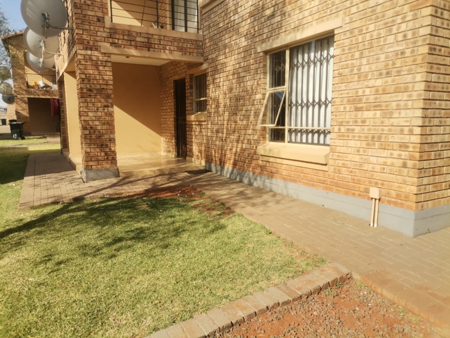 2 Bedroom Property for Sale in Dawn Park Gauteng