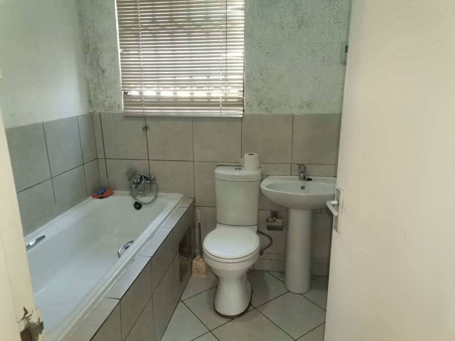 2 Bedroom Property for Sale in Dawn Park Gauteng