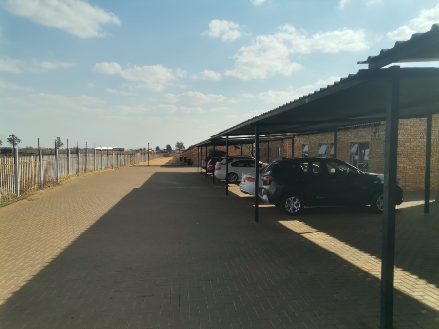 2 Bedroom Property for Sale in Dawn Park Gauteng