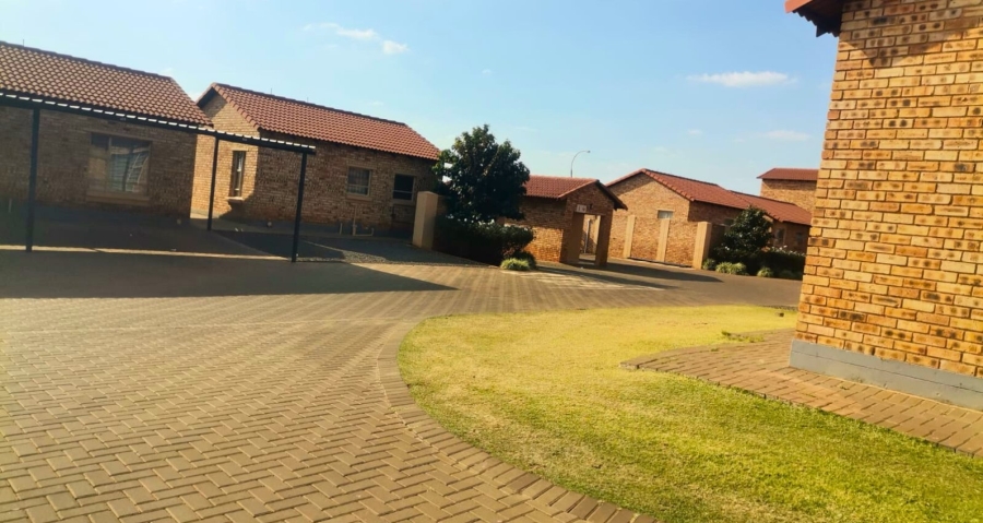 2 Bedroom Property for Sale in Dawn Park Gauteng