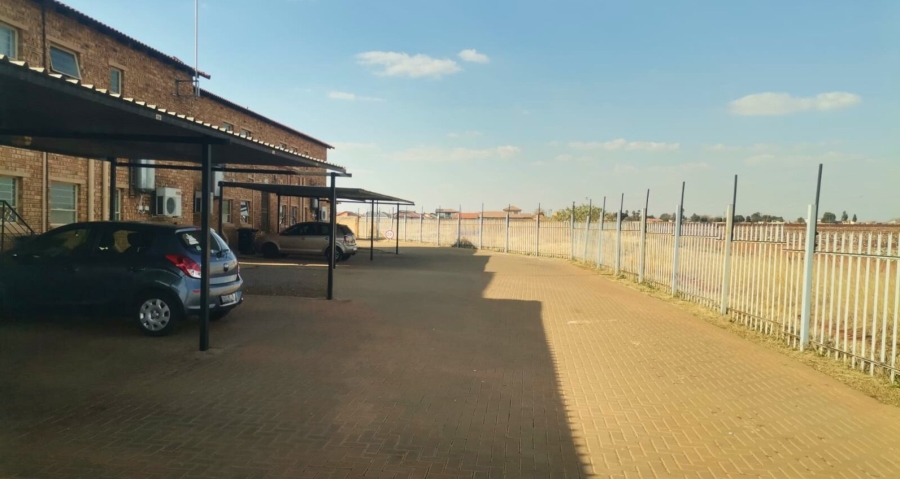 2 Bedroom Property for Sale in Dawn Park Gauteng